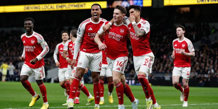 Viktor Gyokeres celebra un gol durante el partido de la Premier League que han jugado Tottenham Hotspur y Arsenal FC, en Londres, Reino Unido EFE/EPA/DAVID CLIFF