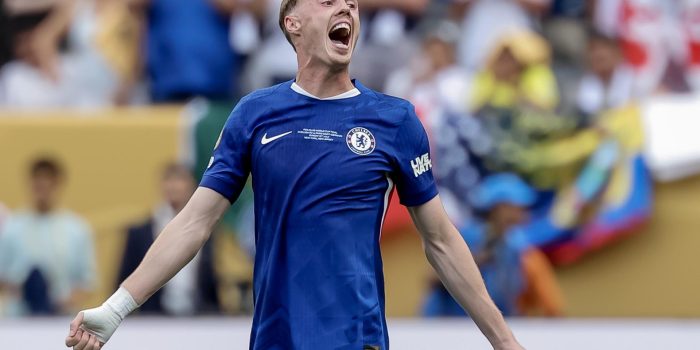 Cole Palmer, de Chelsea, celebra la victoria en la final del Mundial de Clubes de la FIFA 2025 entre el Chelsea FC y el Paris Saint-Germain, en East Rutherford, Nueva Jersey (EE.UU.). EFE/JUSTIN LANE