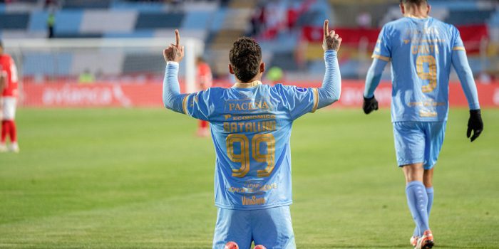 alt Un dominicano salva los muebles a Bolívar