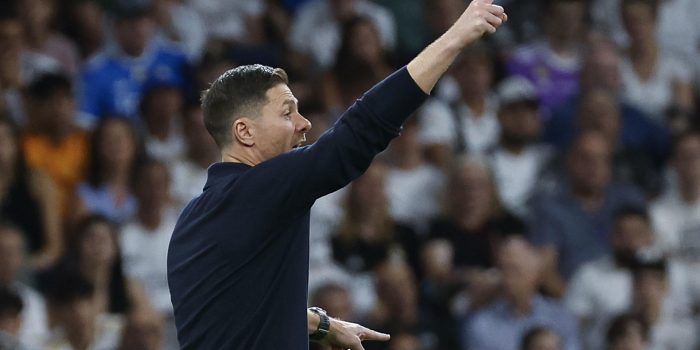 Foto de archivo del entrenador del Real Madrid, Xabi Alonso, durante el partido de la tercera jornada de LaLiga contra el Mallorca en el estadio Santiago Bernabéu. EFE/Chema Moya