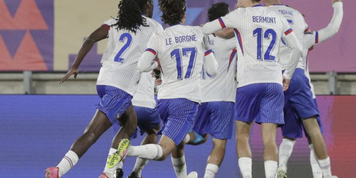 Jugadores de Francia celebran un gol durante un partido de cuartos de final de la Copa Mundial Sub-20 . EFE/ Adriana Thomasa