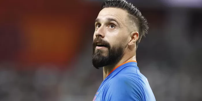 alt El Aucas agradece al portero ecuatoriano Hernán Galíndez, responsable del histórico título