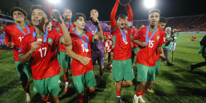 Jugadores de Marruecos celebran al ganar la Copa del Mundo Sub-20 ante Argentina este domingo en el estadio Nacional de Santiago (Chile). EFE/ Esteban Garay
