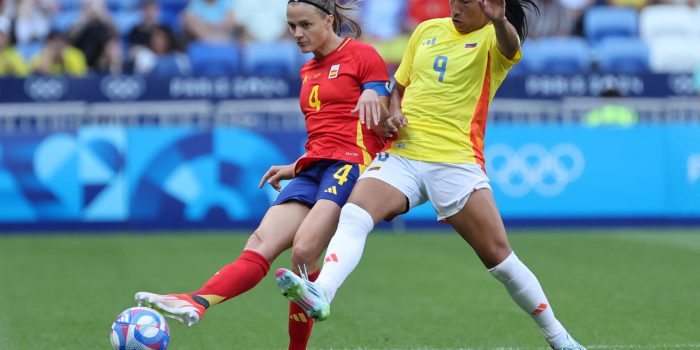 Fotografía de archivo que muestra en acción a la colombiana Mayra Ramírez (d), una de las figuras de la selección Colombia en la Copa América que se disputará en Ecuador a partir de este 11 de julio. EFE/ Kiko Huesca ARCHIVO