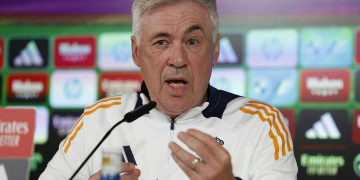 El entrenador del Real Madrid, el italiano Carlo Ancelotti, ofrece una rueda de prensa tras el entrenamiento del equipo en la Ciudad Deportiva de Valdebebas (Madrid). EFE/ Juan Carlos Hidalgo