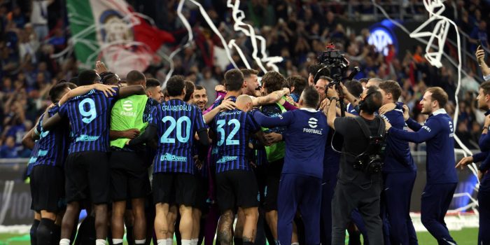 Los jugadores del Inter tras el partido de la Serie A que han jugado Inter Milan y Parma Calcio en Milan, Italia. EFE/EPA/MATTEO BAZZI