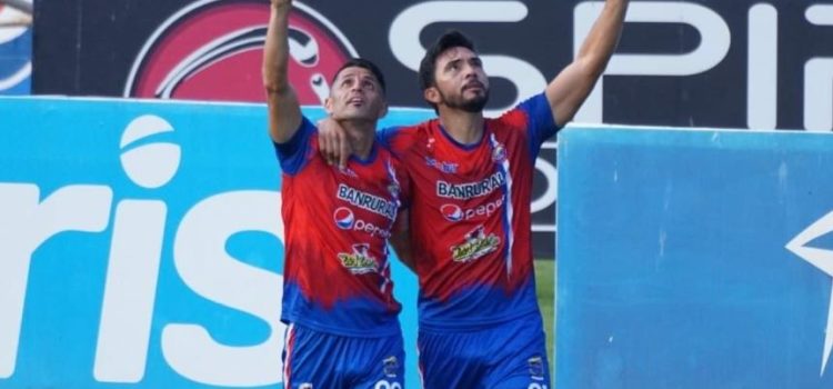 alt El argentino Santiago Gómez debuta con doblete en Guatemala